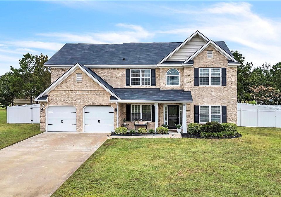 1st image of 737 English Oak Dr