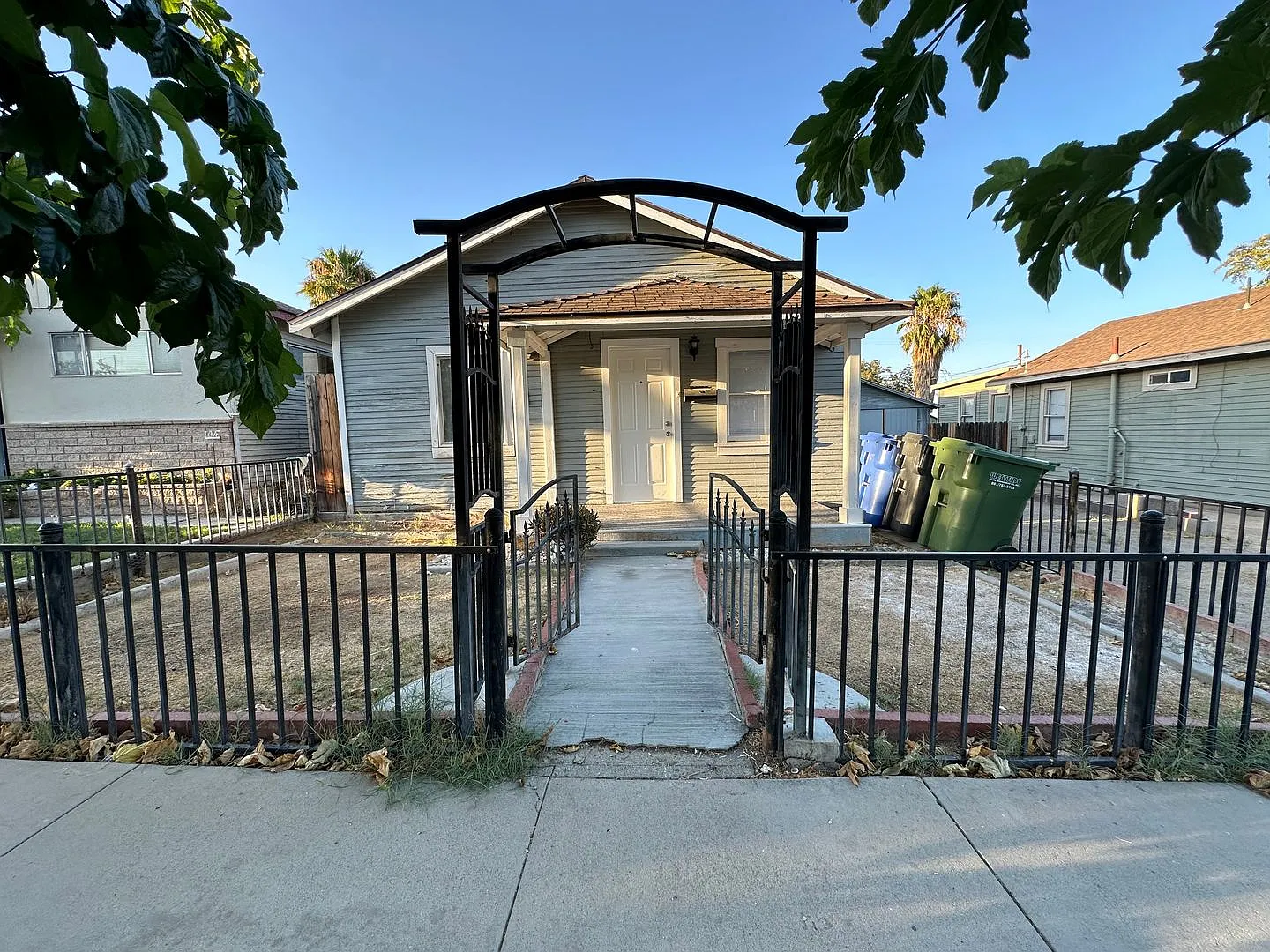 216 San Emidio St photo 1