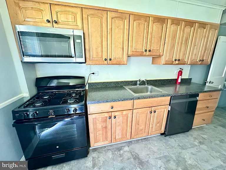 8318 Loch Raven Blvd — Photo 12