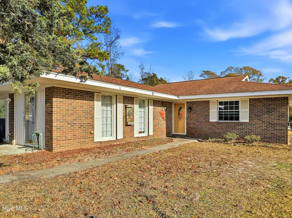 202 W Bedford Road, Wilmington, NC 28411