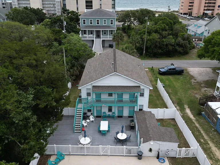 MyPlace sleeps 20 and is awesome for groups of all types !!