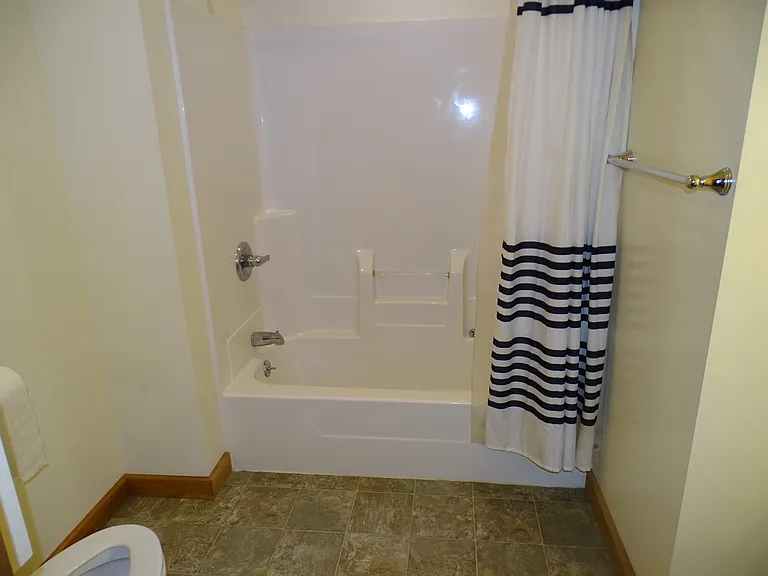 11370 Somerset Rd — Photo 10