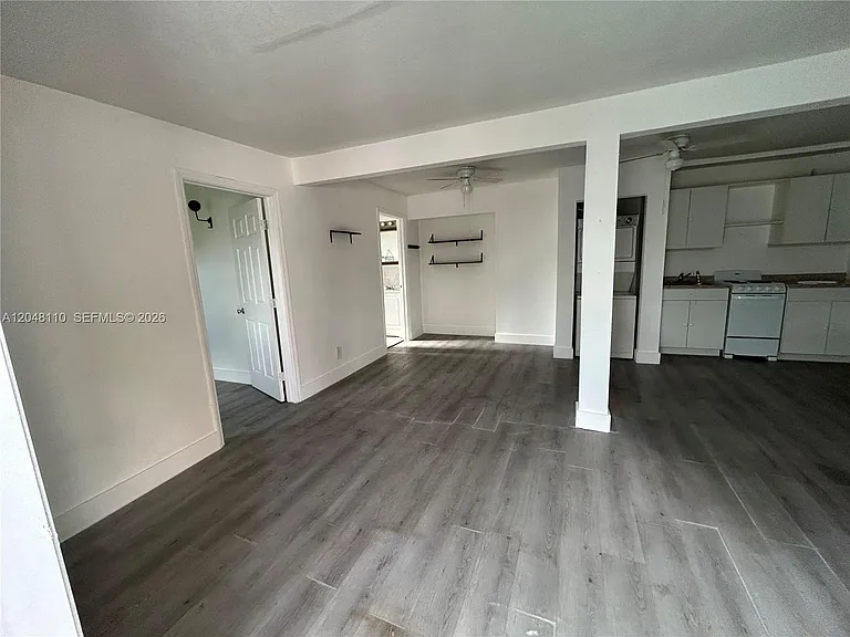 11239 SW 5th Ter — Photo 8