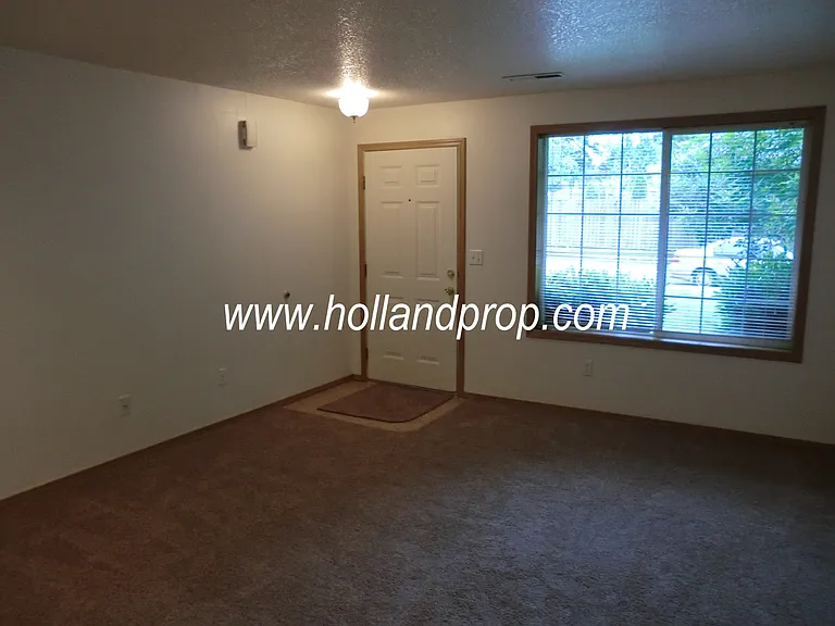 17229 SE Julie Pl — Photo 3