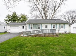 96 Skycrest Dr, Rochester, NY 14616