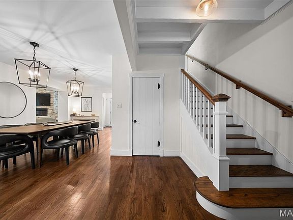 3rd image of 412 Hawbrook Ct