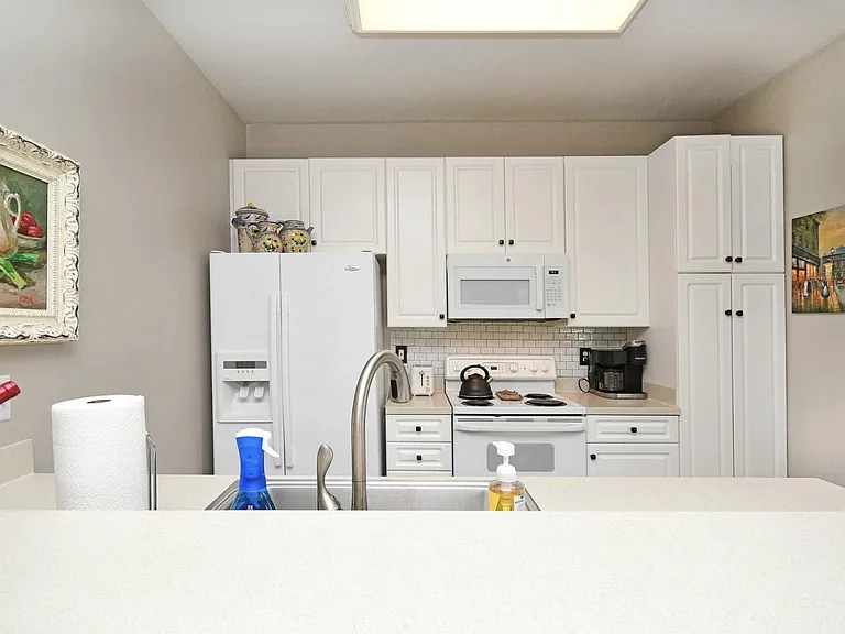 614 Glassyrock Ct — Photo 13