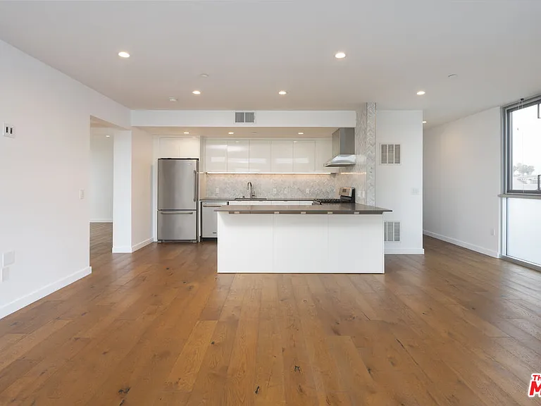 12770 Caswell Ave #301 — Photo 7
