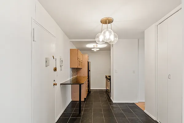 Sold by Grand Lux Realty | media 4