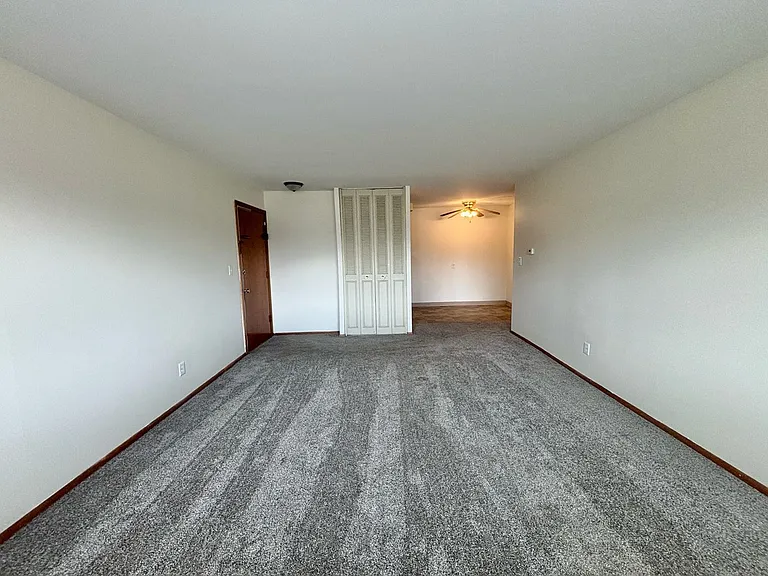 Halsted Park Apartments and Townhomes — Photo 37