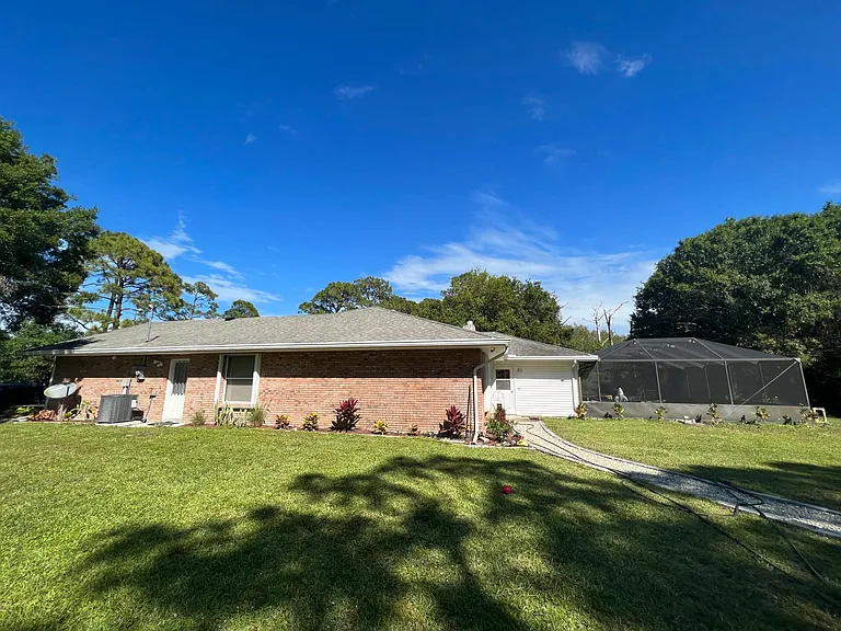 775 Howard St — Photo 37