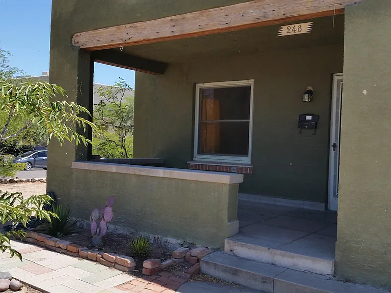 248 E University Blvd — Photo 2