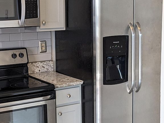 Gorgeous totally remodeled kitchen.