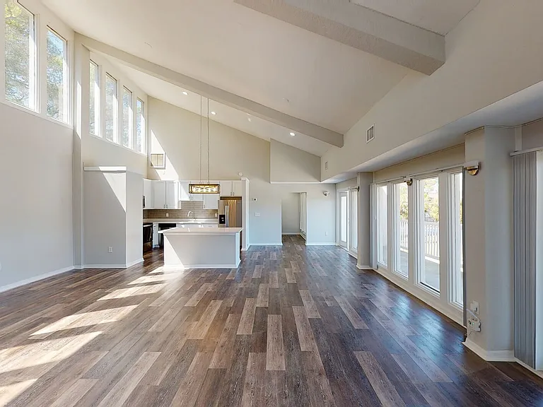 The Breyley Apartments — Photo 9