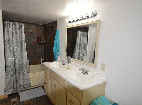 2nd image of 1785 Whispering Pines Dr