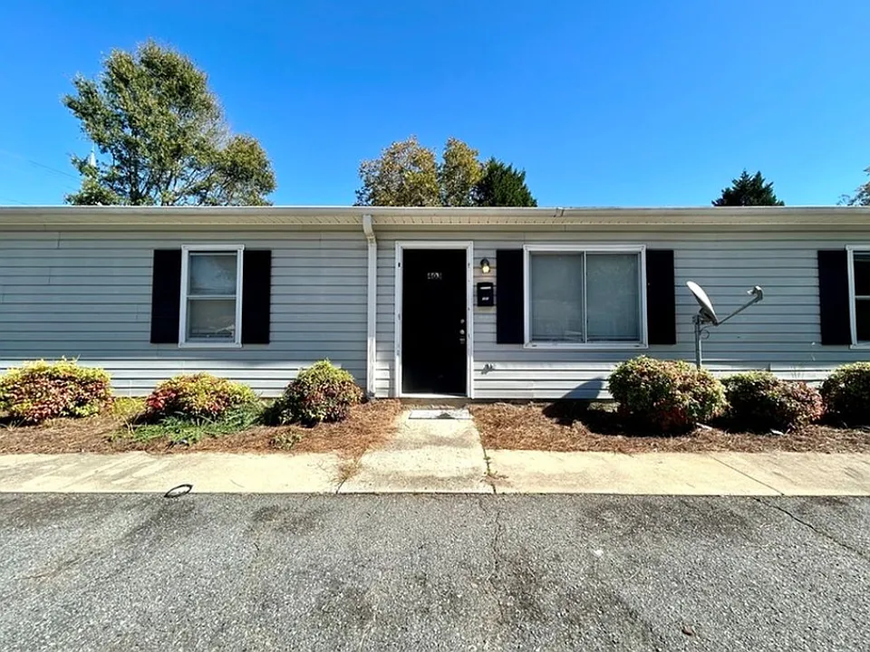 404 Needle Ct