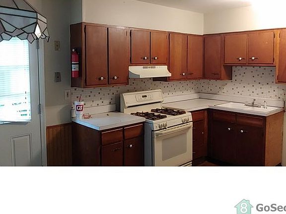 2nd image of 120 Brackleigh Ln