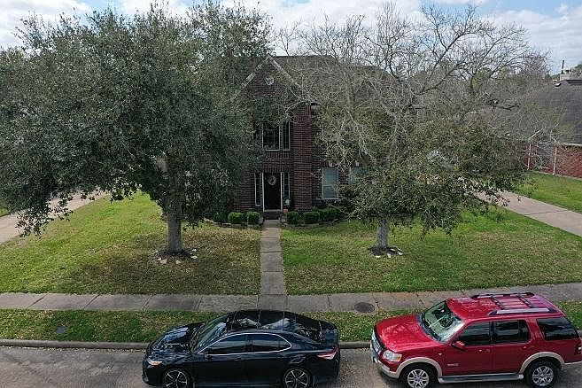 1st image of 3206 Braesview Dr