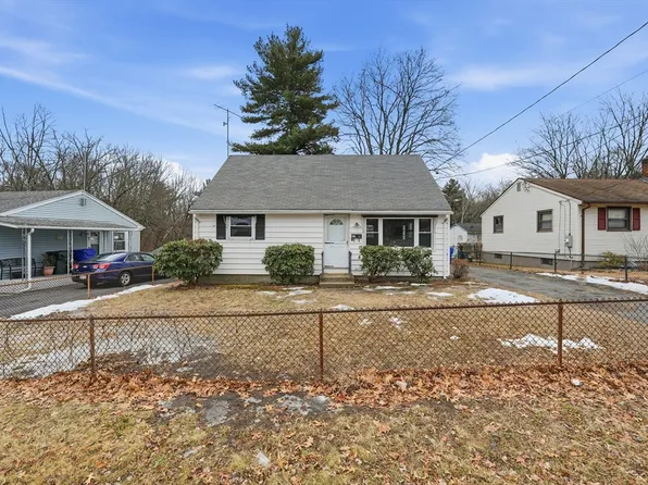 27 Nokomis St, Springfield, MA 01109