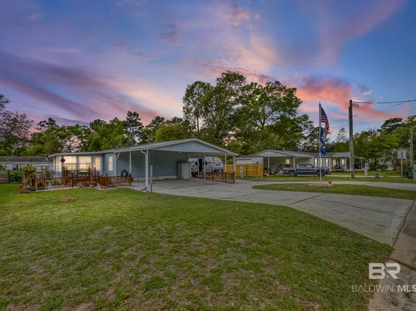 1864 Princess Ln, Lillian, AL 36549