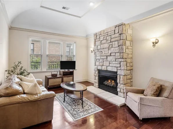 715 Westwood Dr APT 3E, Saint Louis, MO 63105