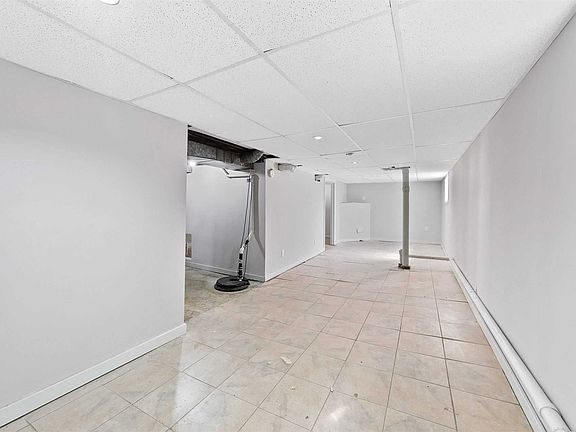 5th image of 3440 Harris St