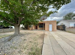 1109 Vassar Dr NE, Albuquerque, NM 87106