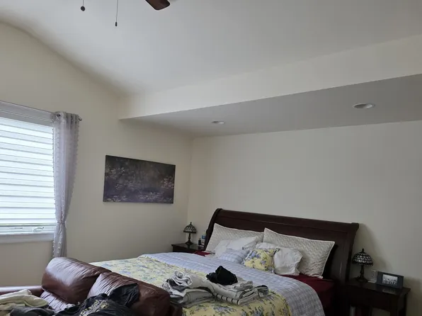 527 Roff Ave Unit B, Palisades Park, NJ 07650