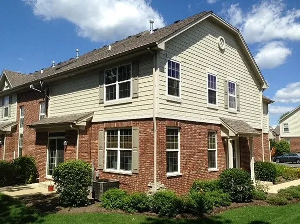 10S447 Carrington Cir, Burr Ridge, IL 60527
