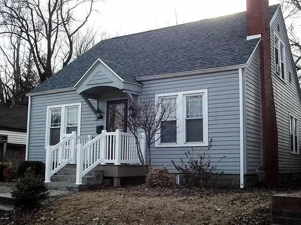 522 N Pear St, Mount Carmel, IL 62863