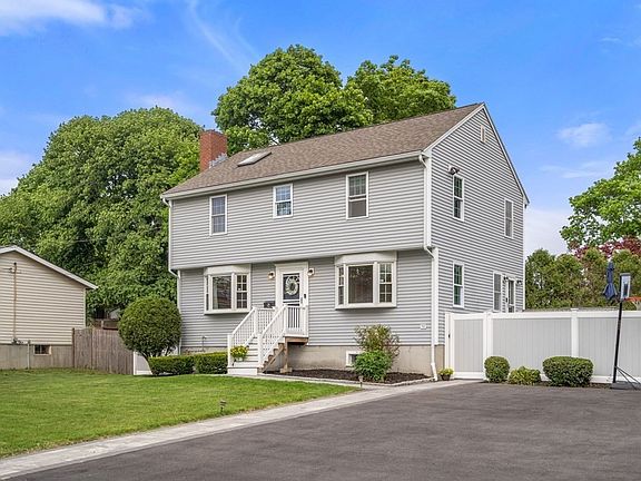 3rd image of 64 Lochmere Ave