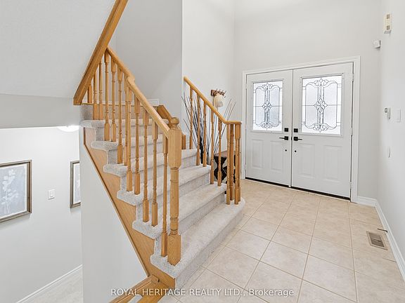 3rd image of 44 Cranborne Cres