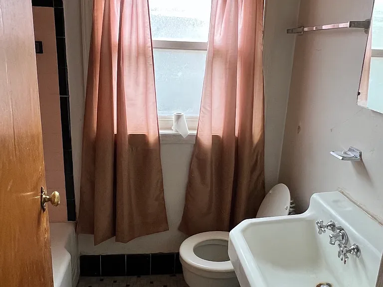 7327 N Rogers Ave #302 — Photo 5