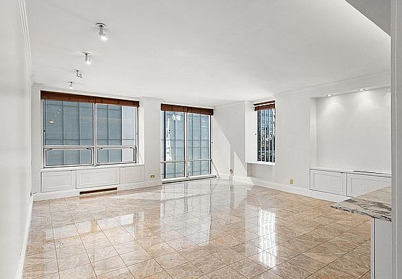 3rd image of 15 W 53rd St #19E