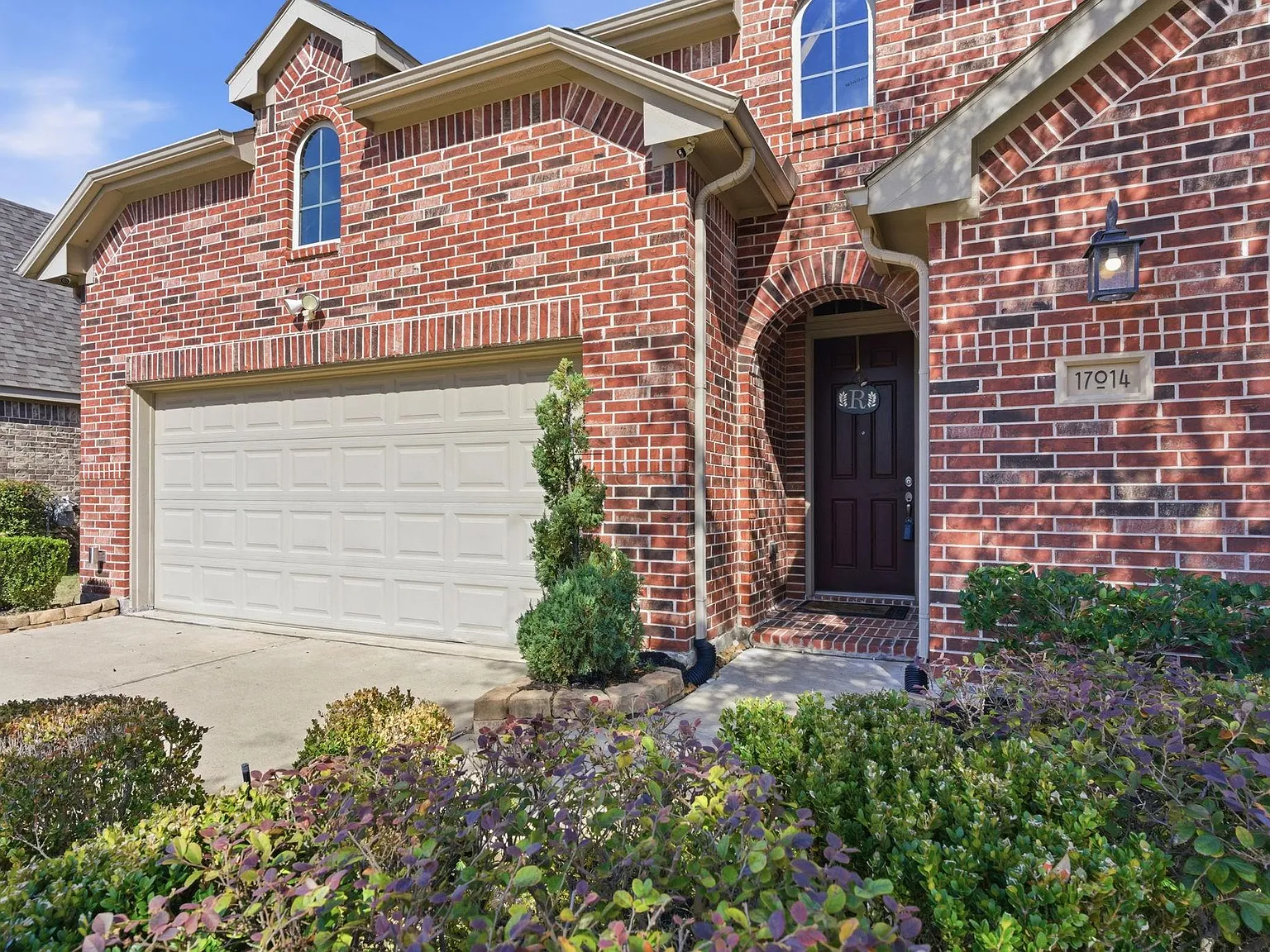 4 bed, 3.0 bath, 2464 sqft, $2,900 — Photo 4