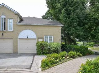 6 Hartnell Sq #1A, Brampton, ON L6S5W7