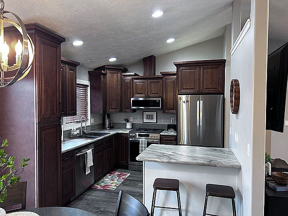 4th image of 6801 W 61st St