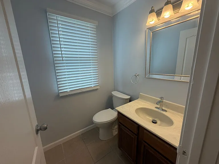 401 Dustin Dr — Photo 26