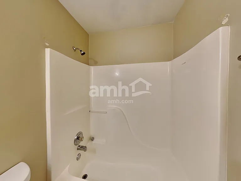 111 Lexington Parke Dr — Photo 15