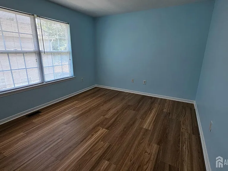 405 Cobblestone Ct — Photo 29