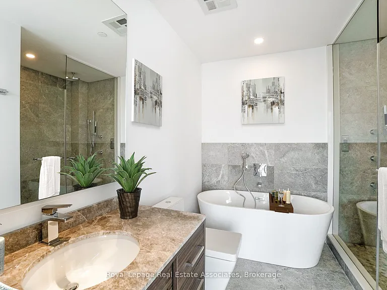 488 University Ave #2302 — Photo 25