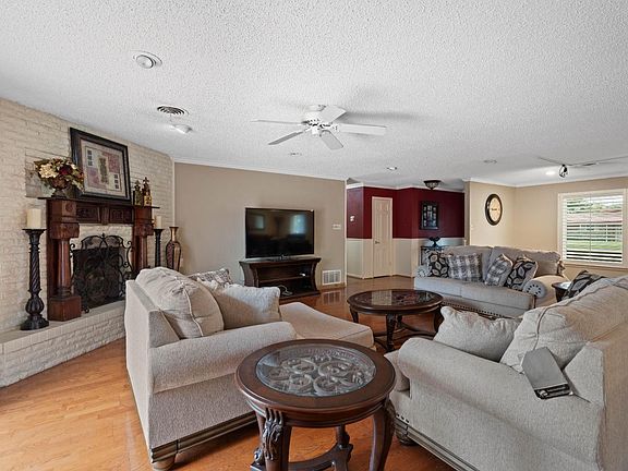 4th image of 219 Willowwood Ln