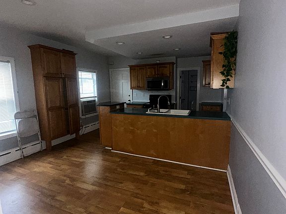 4th image of 161 Van Buren St #1