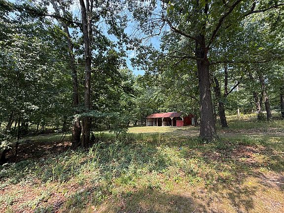 5th image of 110 Woods Dr
