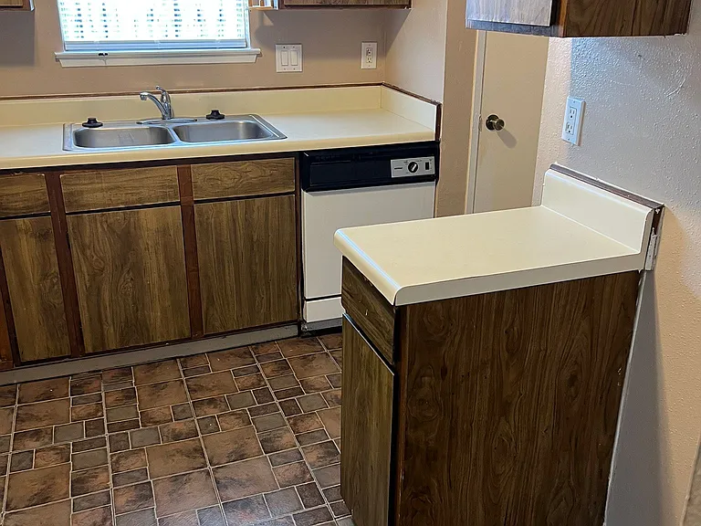 Bedford Glen Dr — Photo 13