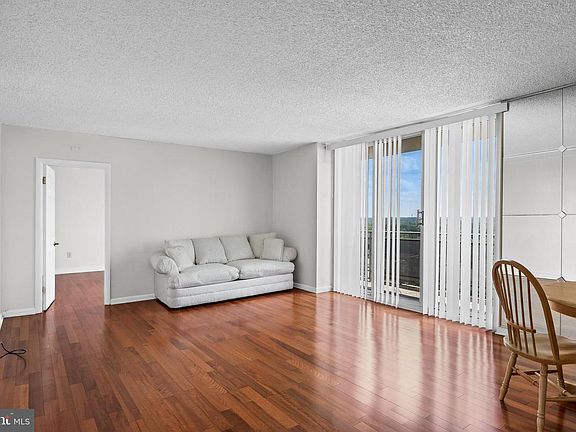 5th image of 1840 Frontage Rd APT 1409