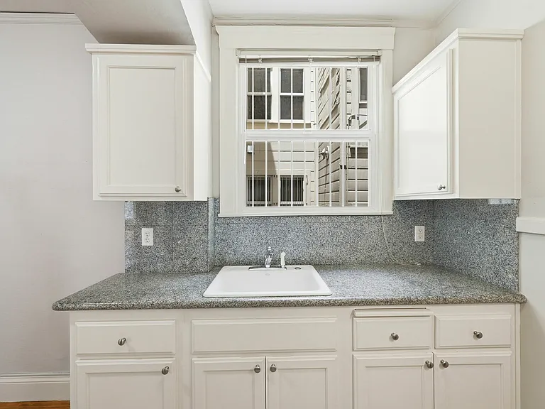 1550 Hayes St #1 — Photo 3