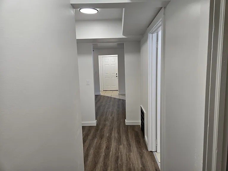 829 Kendall Ave S — Photo 15