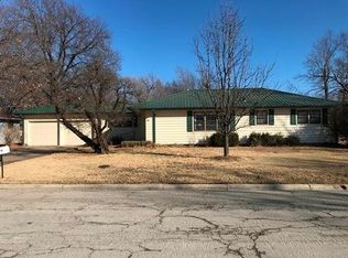 312 N 17th St, Fredonia, KS 66736