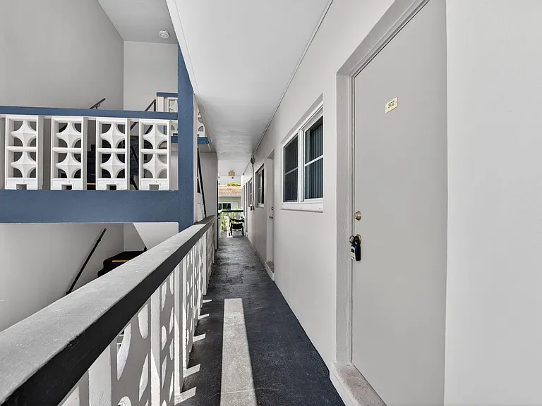 941 Crystal Lake Dr #302 — Photo 4
